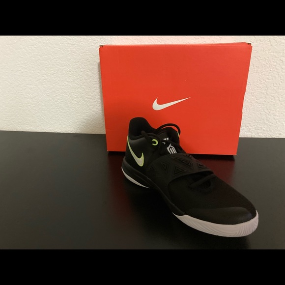 NEW NIKE KYRIE FLYTRAP III (GS) SIZE 4.5 5.5 6 6.5  BQ5620001 AUTHENTIC KIDS - Picture 8 of 16